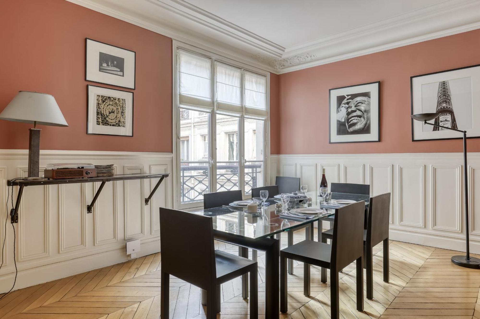 Gorgeous And Large Flat In The Heart Of 09 Apartment *