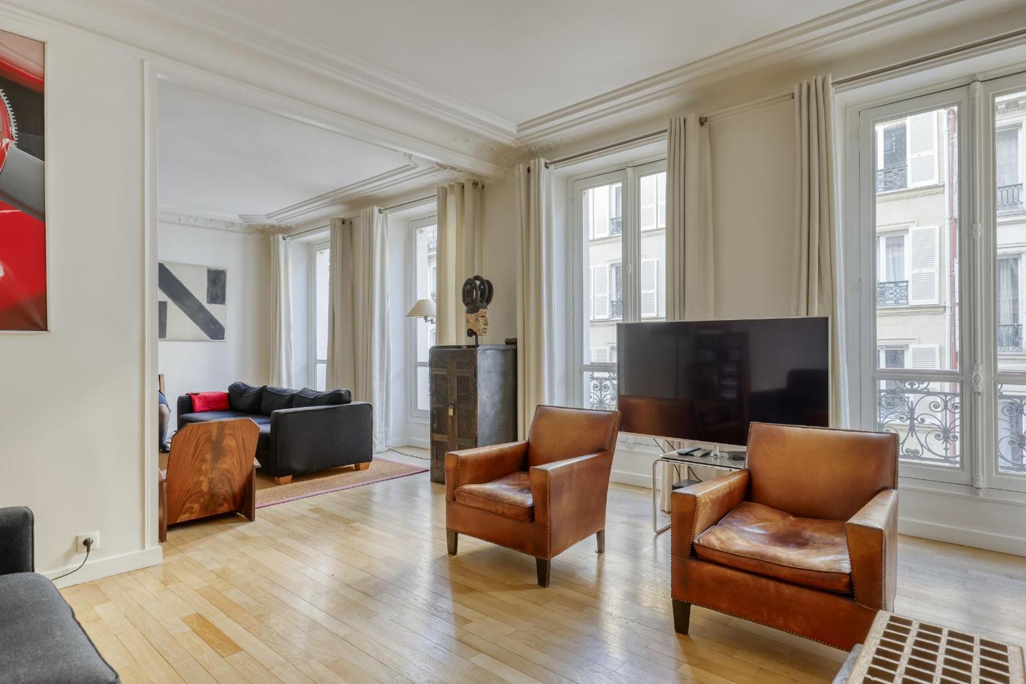 Apartment Gorgeous And Large Flat In The Heart Of 09 Paris