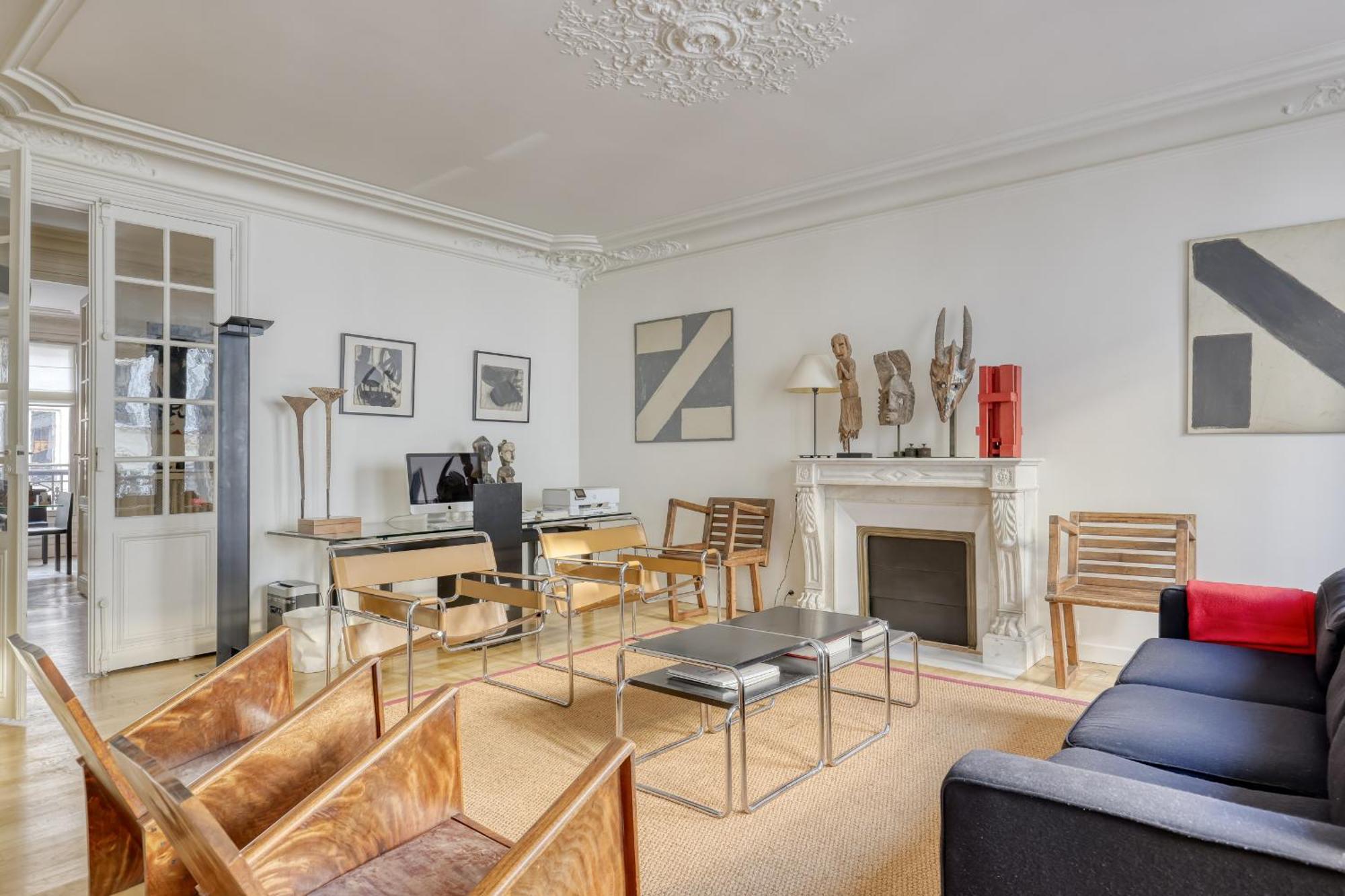 Gorgeous And Large Flat In The Heart Of 09 *